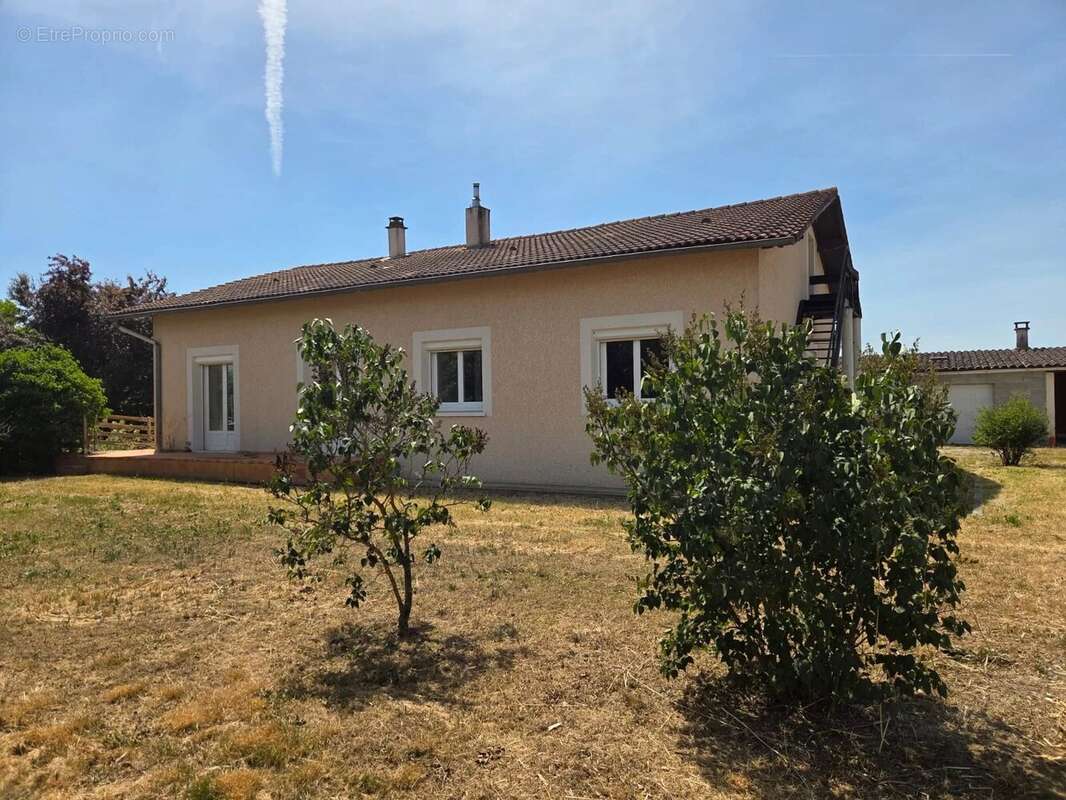Maison à MONTBARTIER
