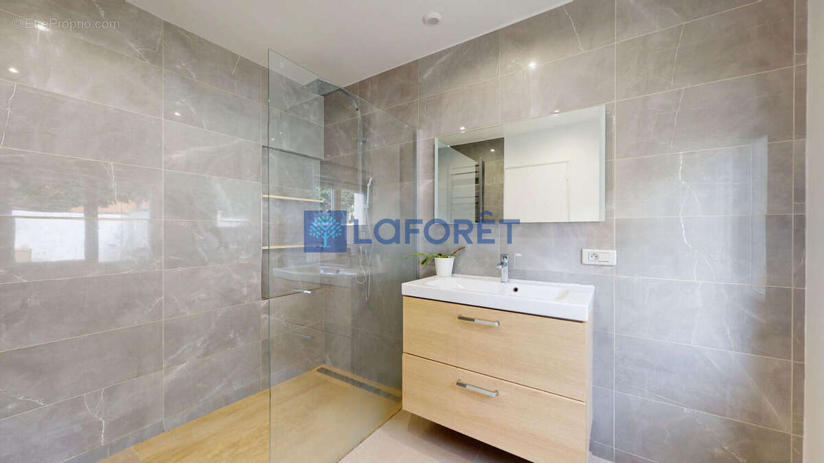 Maison à PARAY-VIEILLE-POSTE