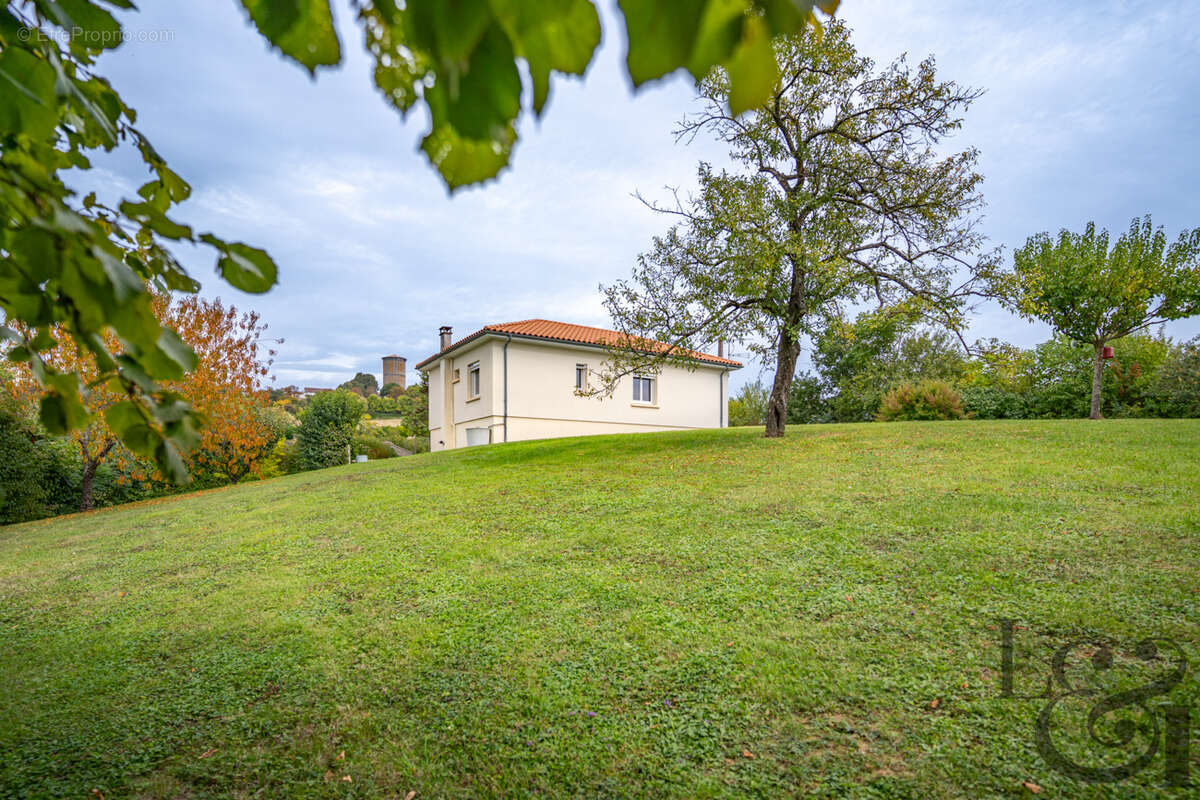 Maison à MONCLAR
