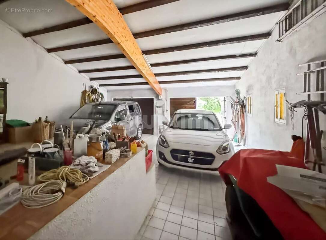 Maison à MONTELIMAR