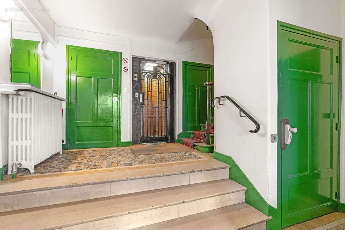 Etage eleve -  ascenseur - art deco - gardienne - photo 10