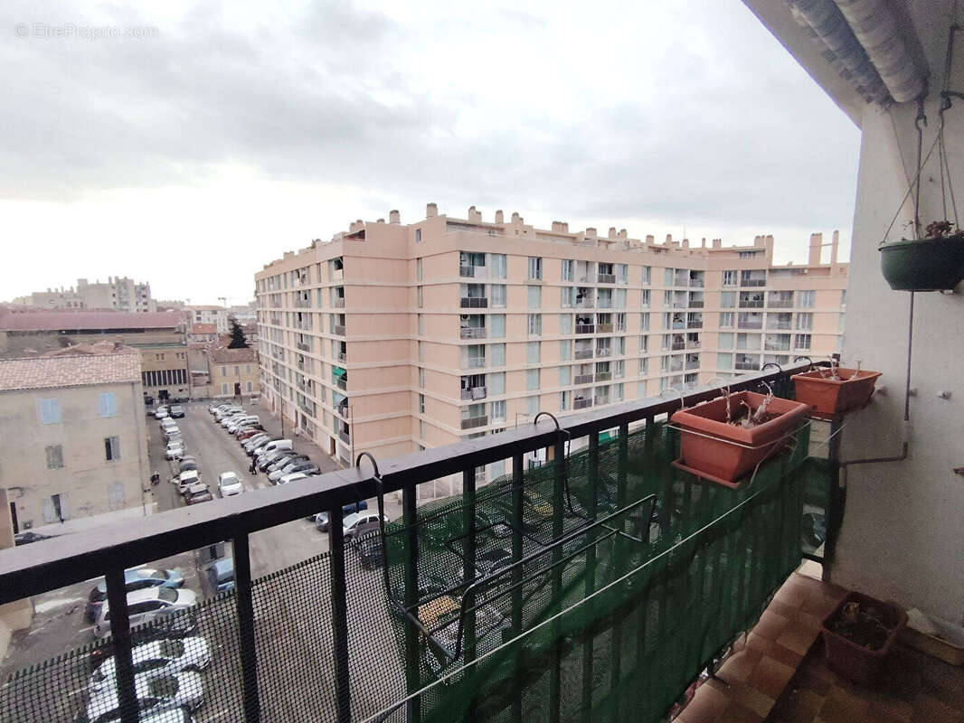 Appartement à MARSEILLE-3E