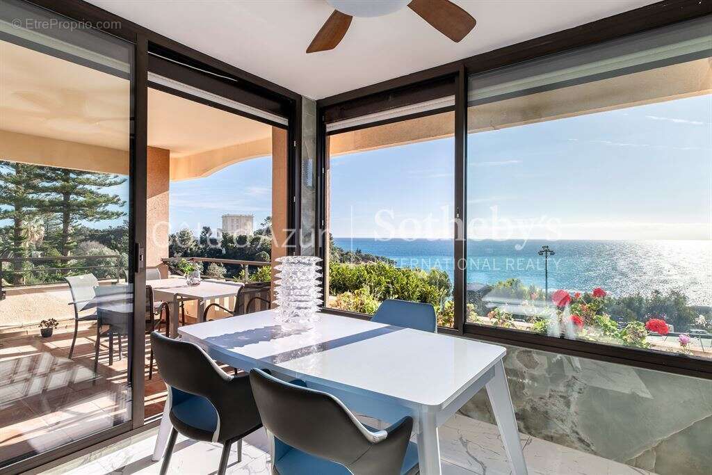 Appartement à ROQUEBRUNE-CAP-MARTIN