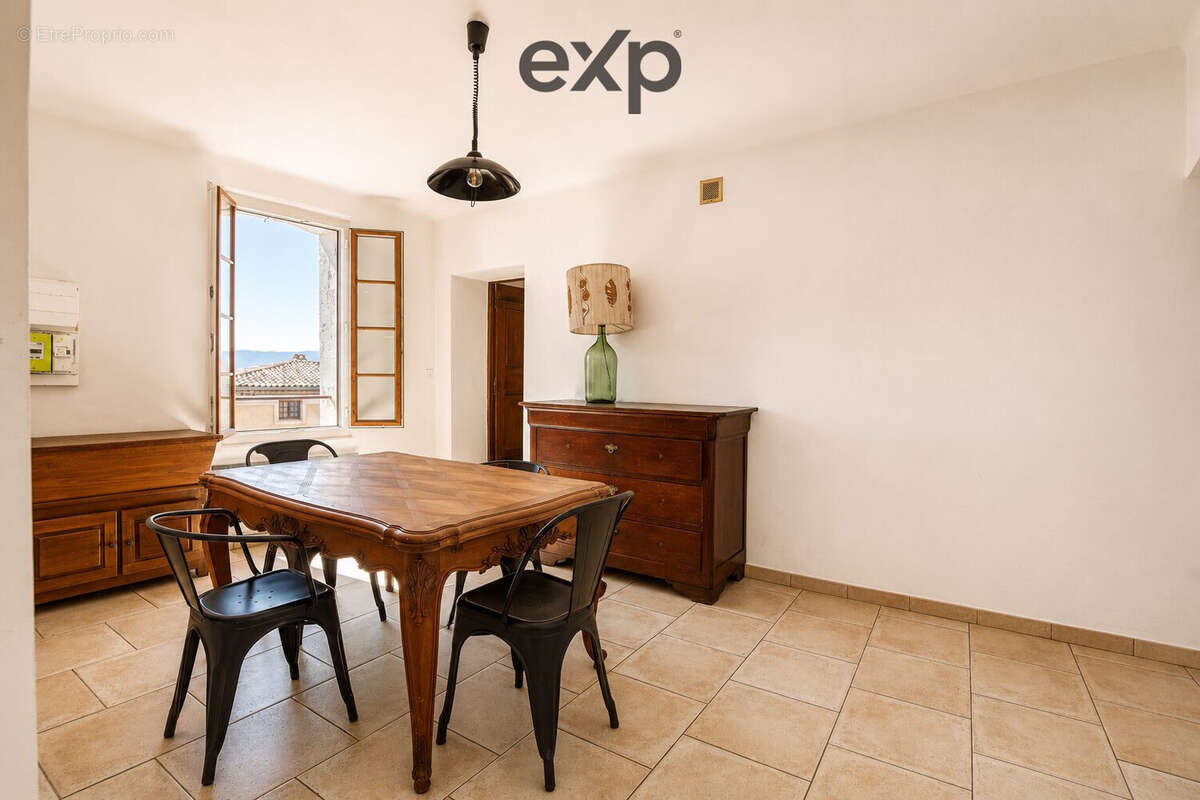 Maison 293 m² à Saint-Saturnin-Les-Apt  - photo 7