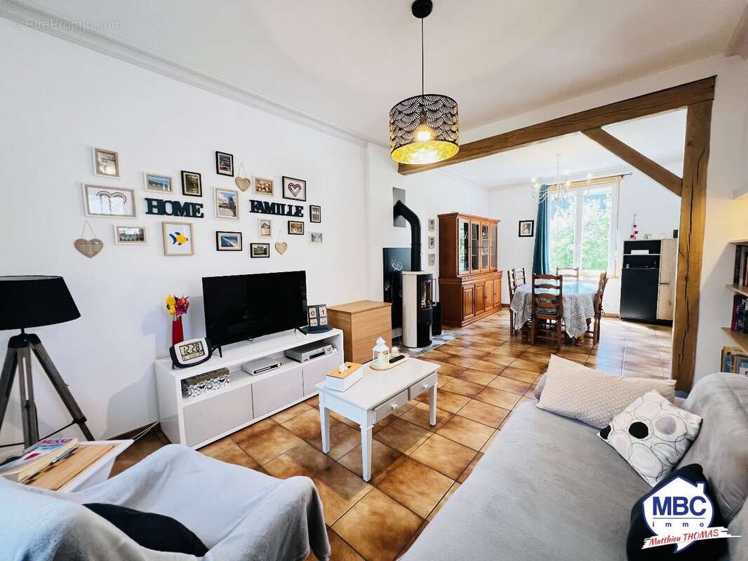 Maison à MONTREVAULT