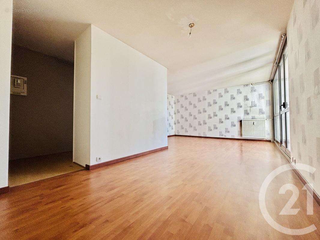Appartement 73 m² à Limoges  - photo 2
