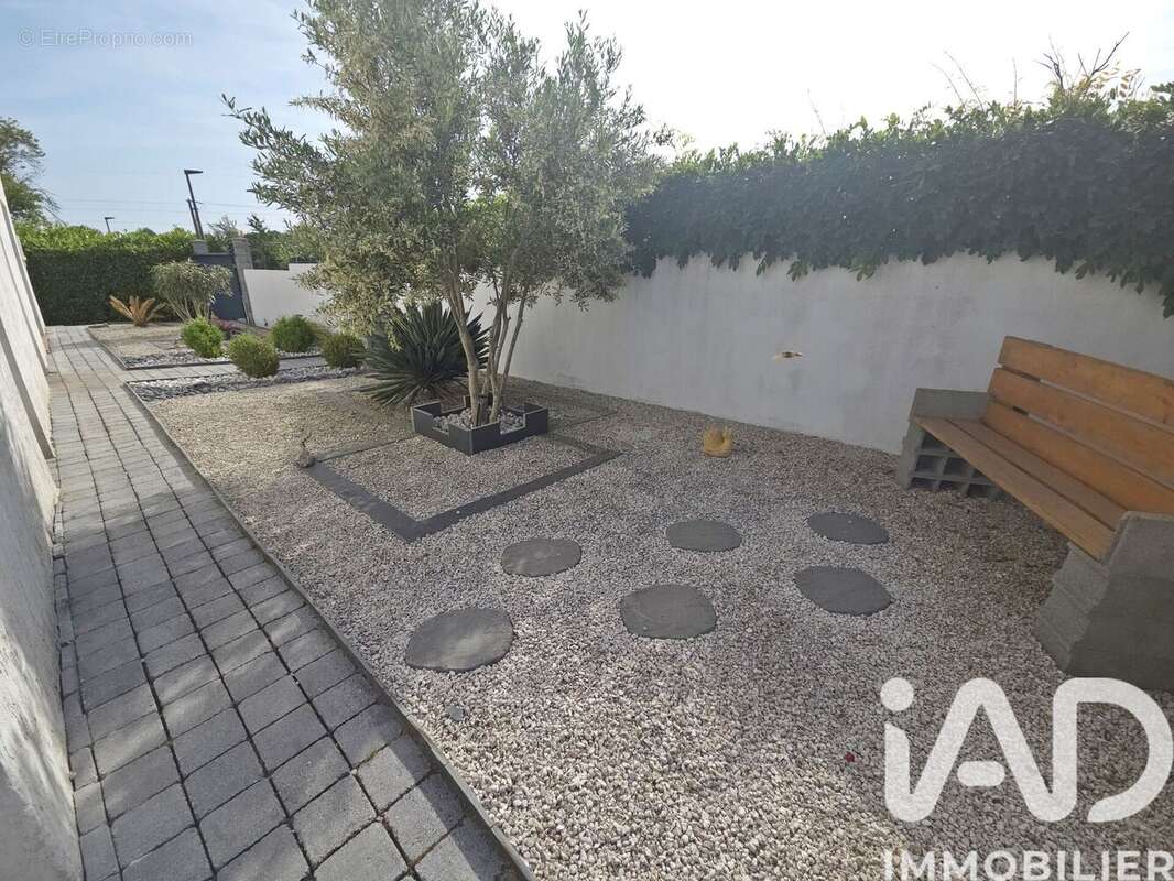 Maison 162 m² à Saint-Andre-Sur-Sevre  - photo 2