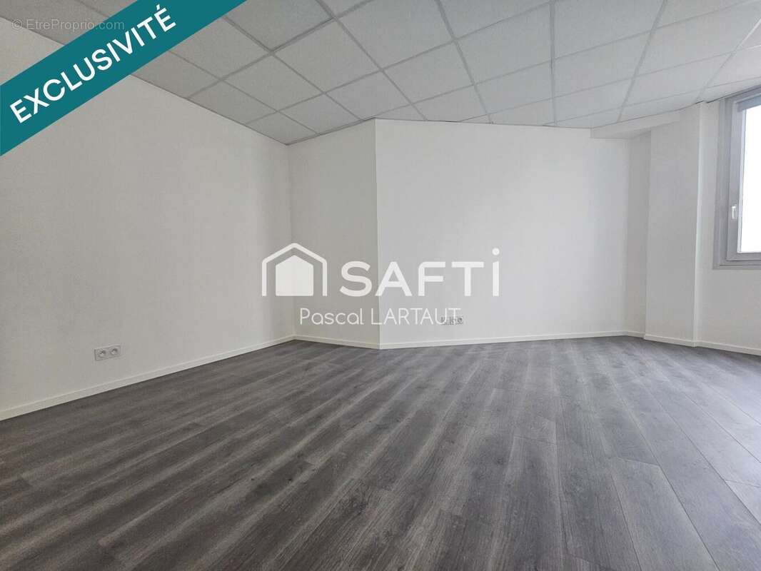 Photo 2 - Commerce à LONS-LE-SAUNIER