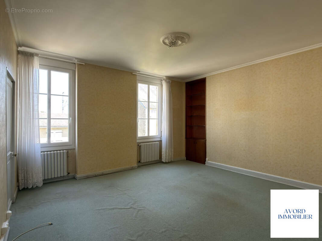 Maison 109 m² à Avord  - photo 8