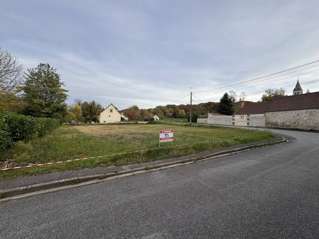 Terrain à SAINT-VAAST-DE-LONGMONT