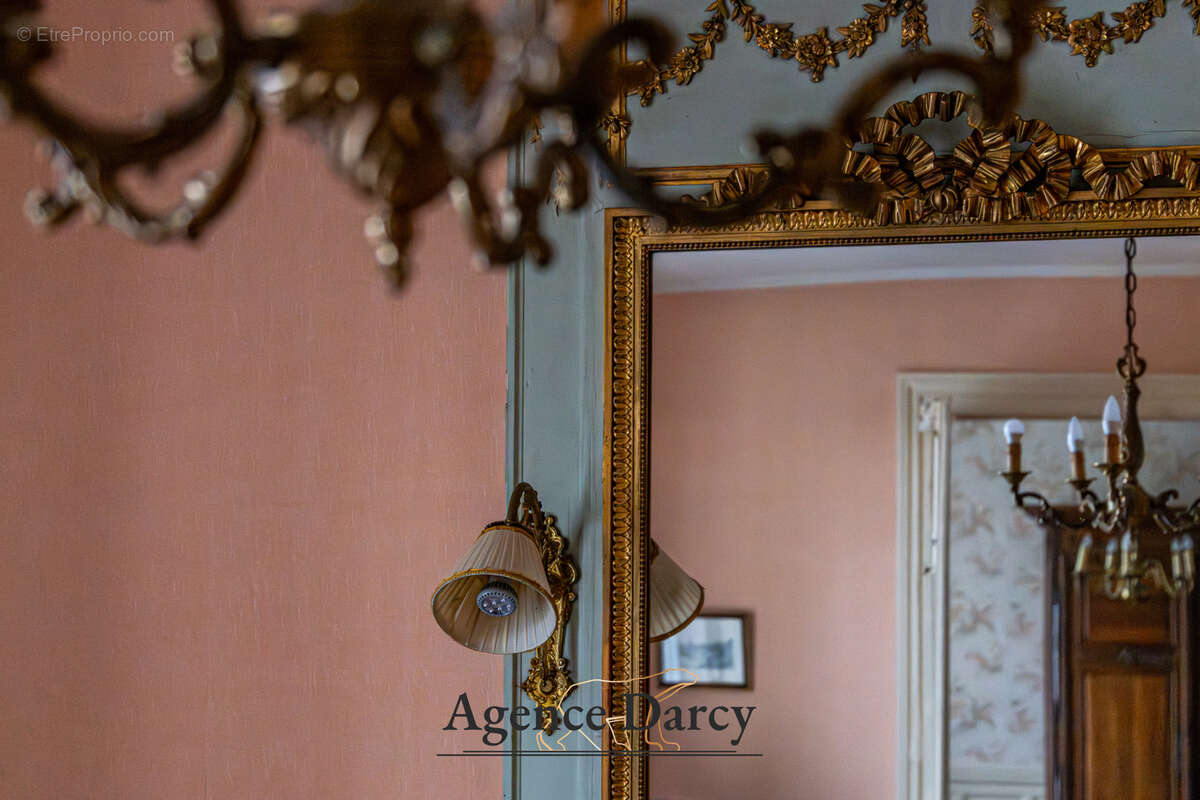 Appartement au dernier étage avec ascenseur, à deux pas de la place Darcy - photo 4