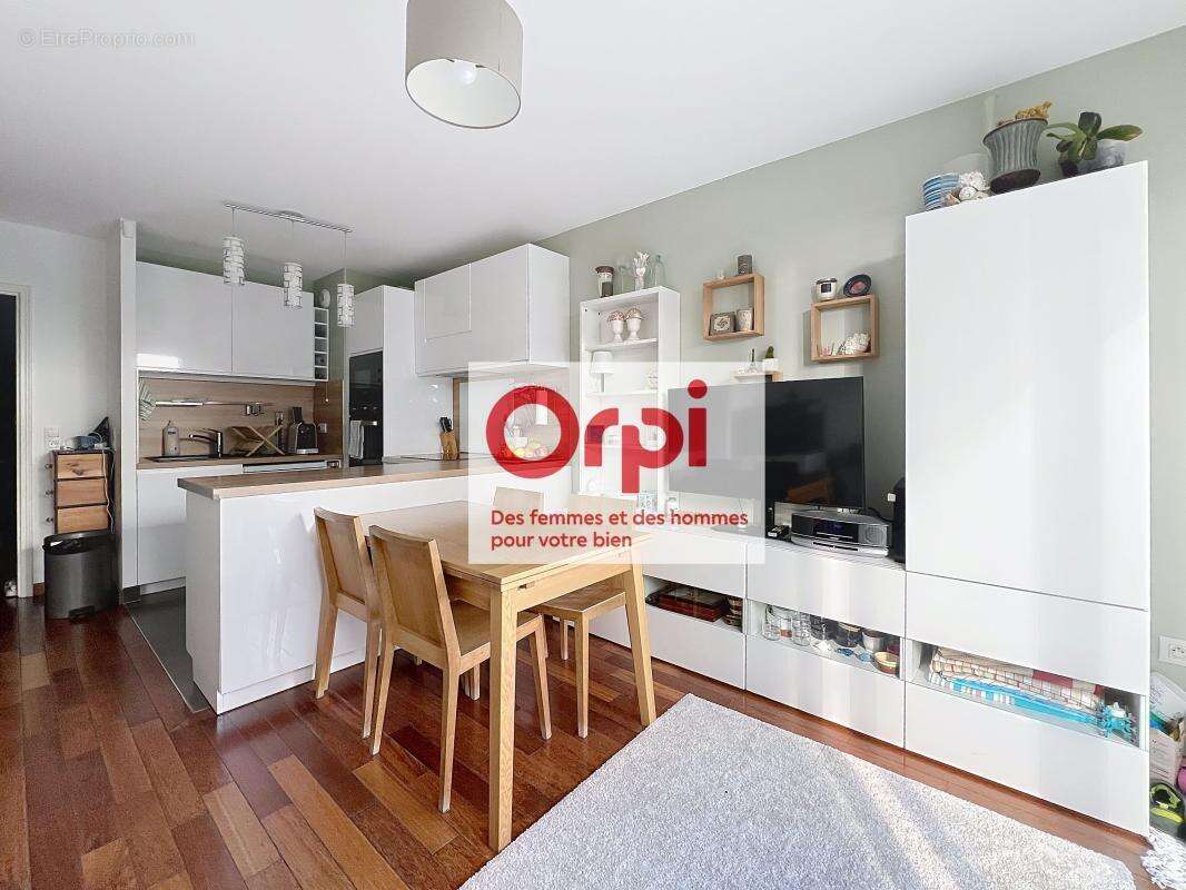 Appartement à ISSY-LES-MOULINEAUX