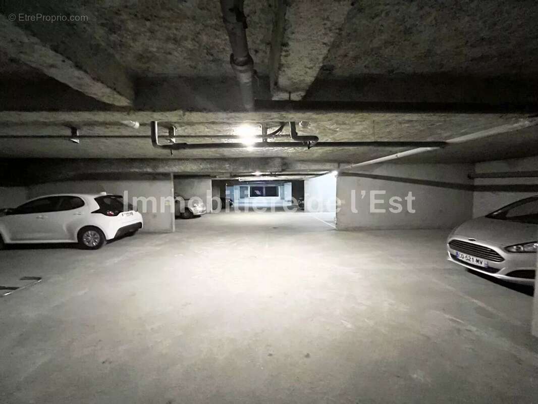 Parking à VILLEURBANNE