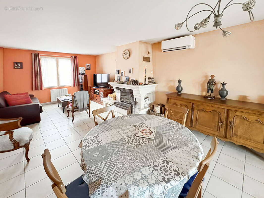 Maison à JOUY-LE-MOUTIER