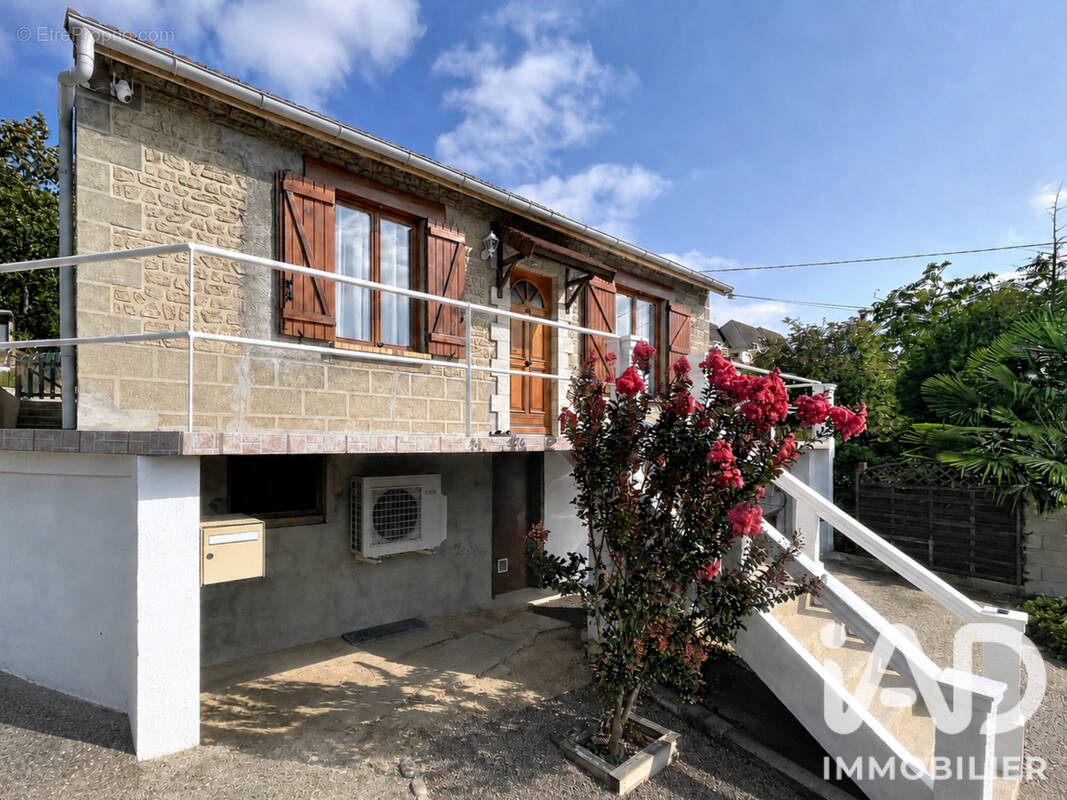 Photo 1 - Maison à PARON