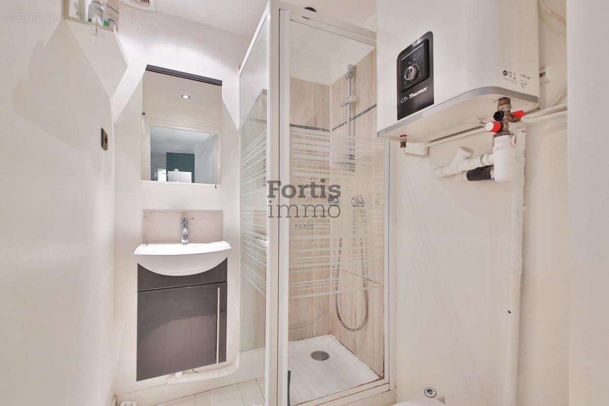 Appartement à PARIS-10E