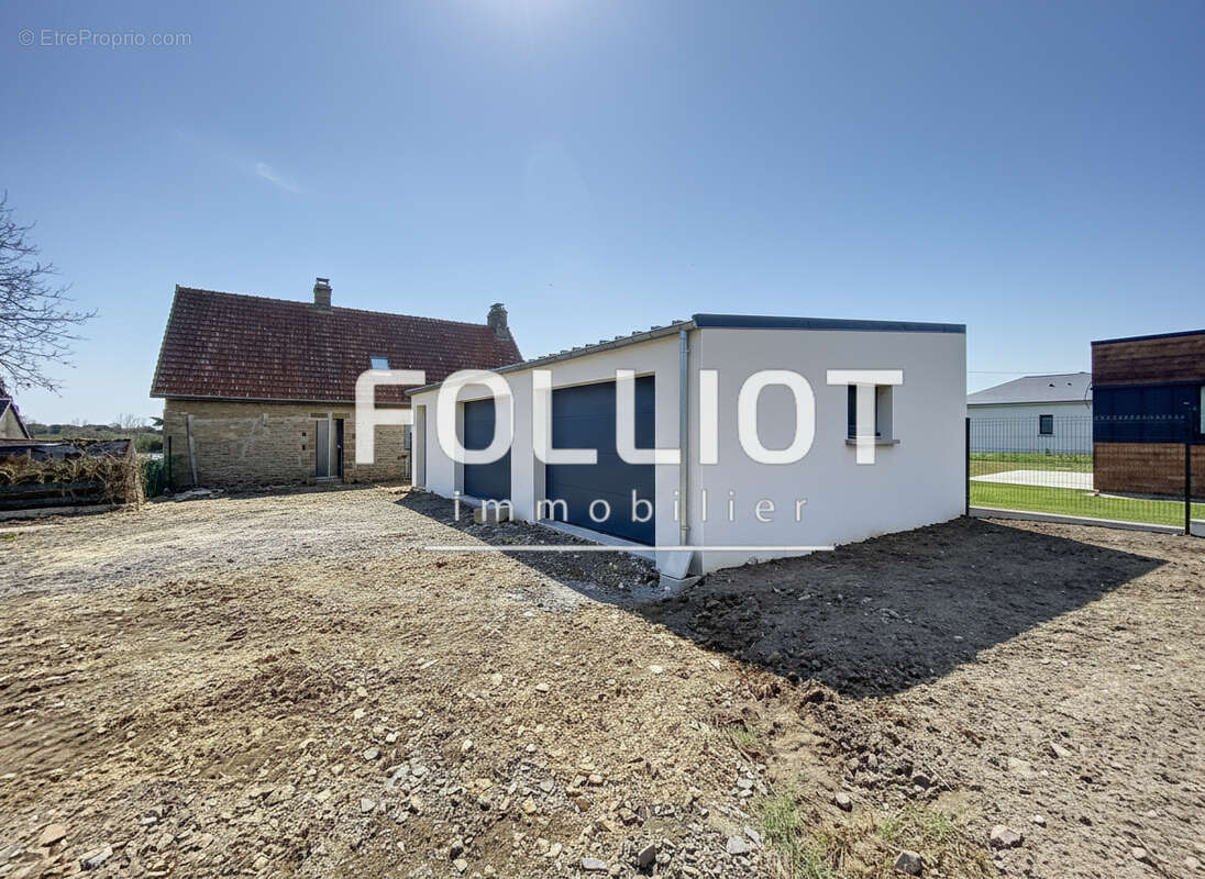 Maison à LA LUCERNE-D&#039;OUTREMER