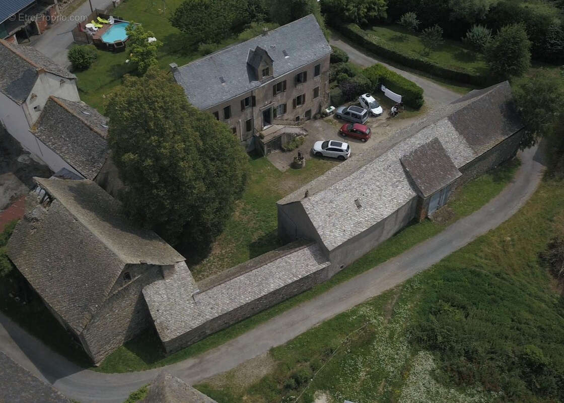 Maison à PREVINQUIERES