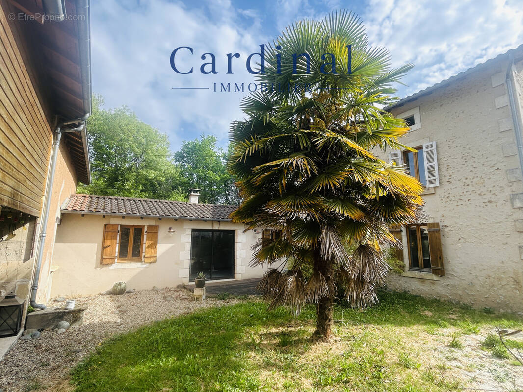 Maison à COURSAC