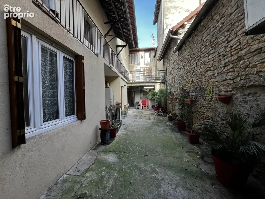 Maison 8 pièces 156 m² + cour - photo 2