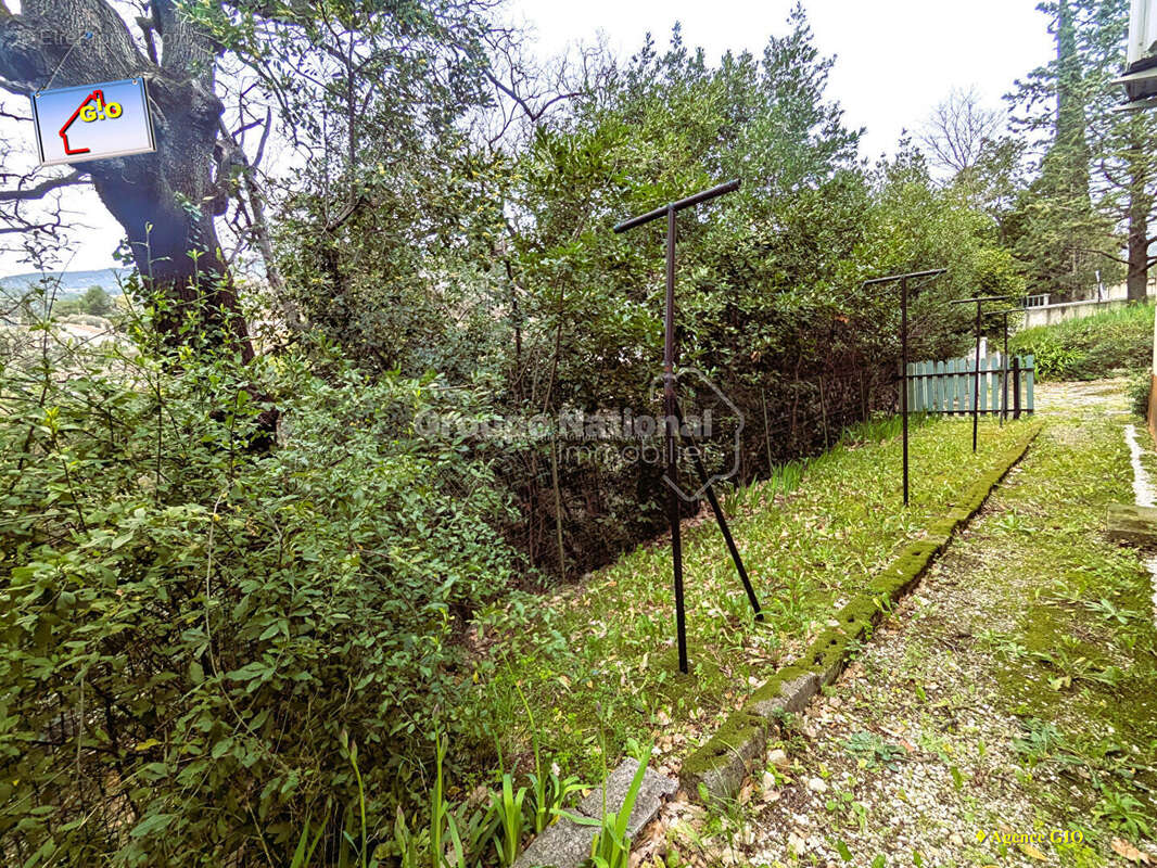 Exclusivite - toulon ouest - villa t6 - terrain de 980 m² - garage/ sous- sol de 80 m² - combles amenageables - photo 11