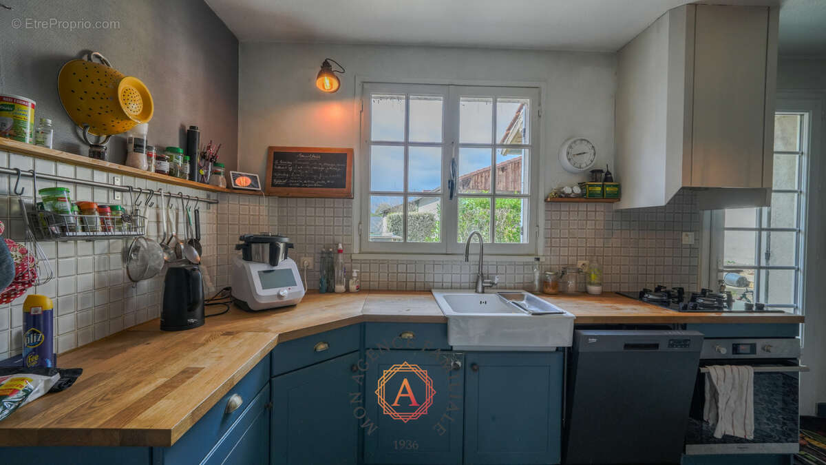 Maison 9 pièces de 243 m2 - photo 4