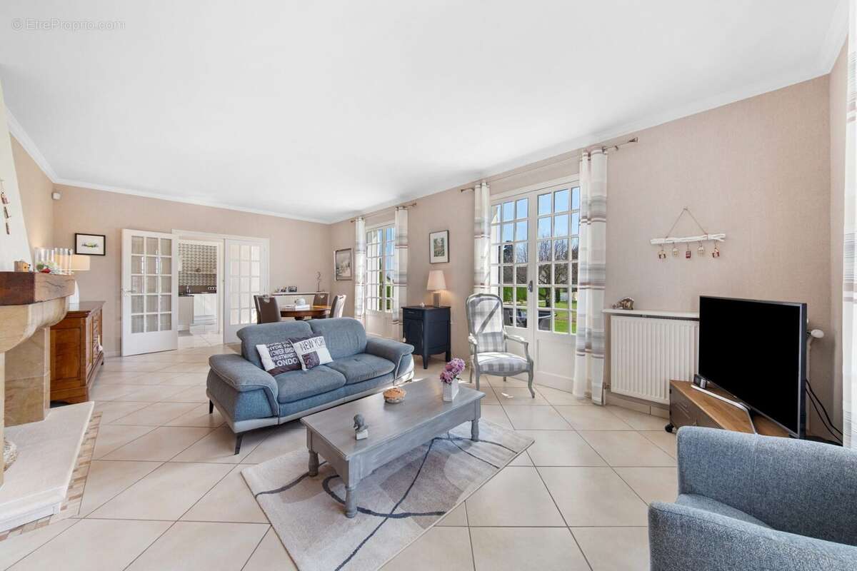 Maison à SASSENAY