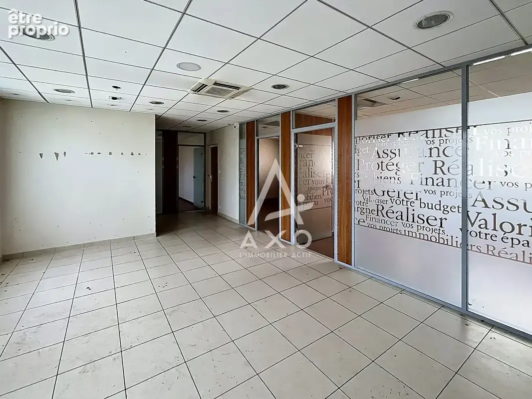 SANVIGNES-LES-MINES (71) - Local Commercial 230 m² - photo 4