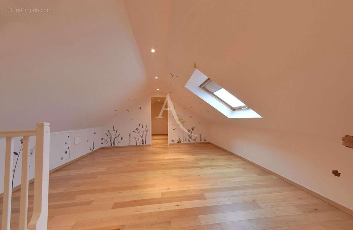 Maison à OZOIR-LA-FERRIERE