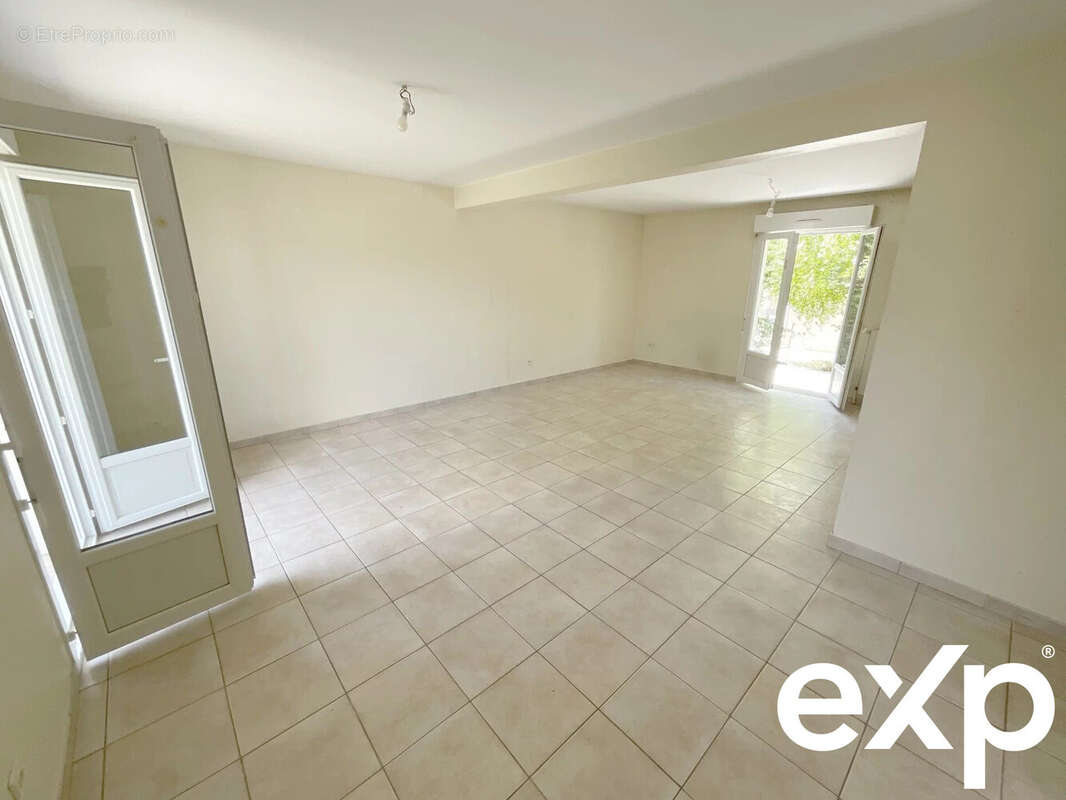 Maison à SAINT-JULIEN-LES-VILLAS