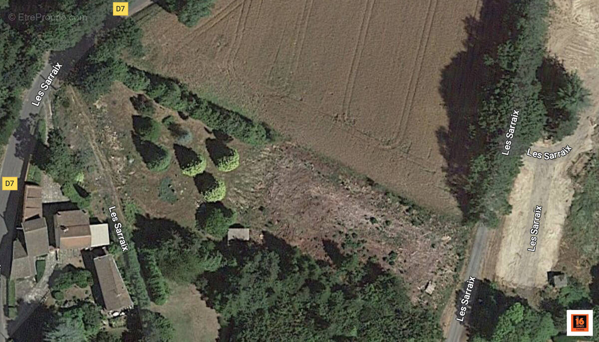 Terrain à CELLES-SUR-DUROLLE