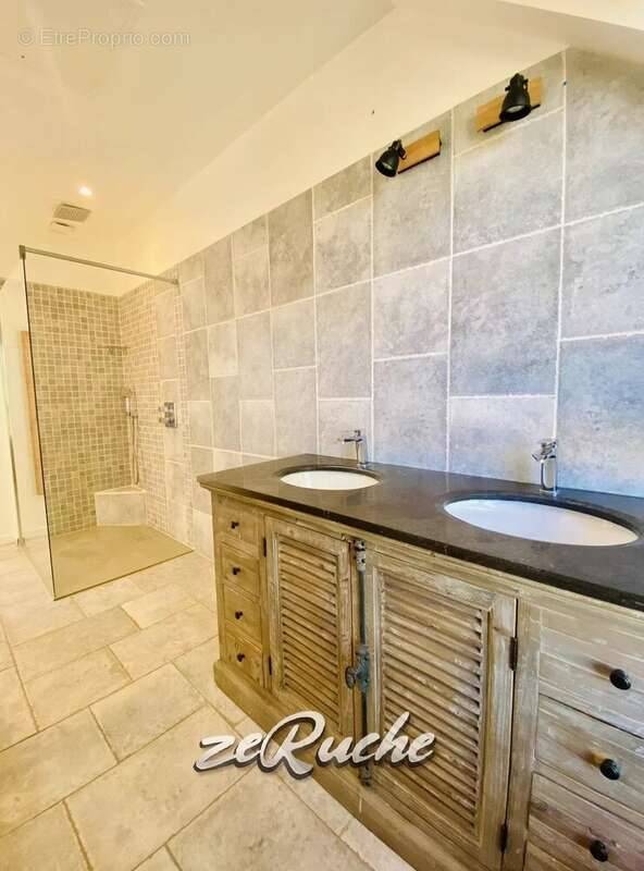 Maison à SAINT-PIERRE-DU-BU