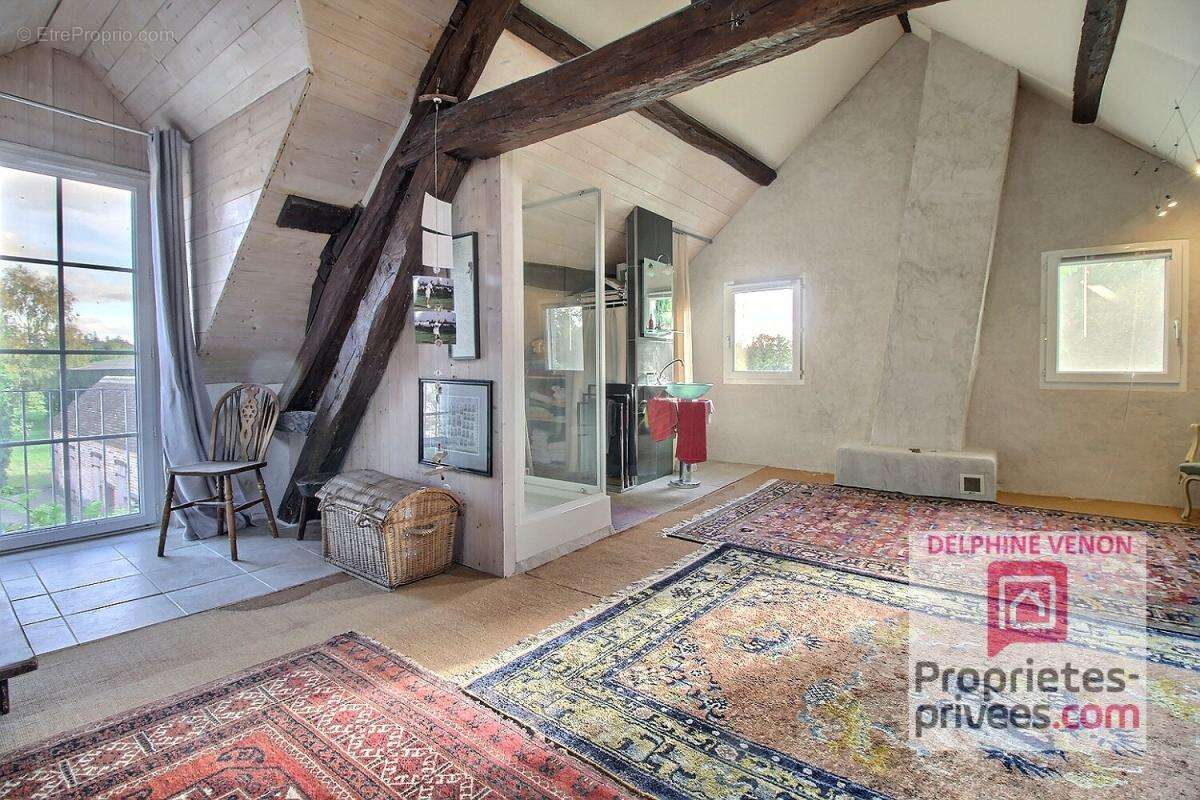 Exclusivité - Propriété avec beaucoup de cachet proche de Tigy ; Longère, Ecuries, piste d'entrainement, prés, bois et plan d'ea - photo 8