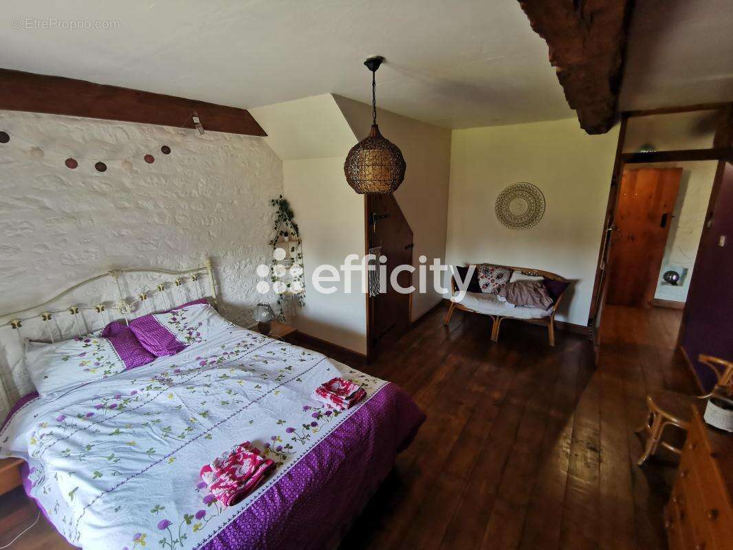 Maison à SAINT-SEVER-CALVADOS