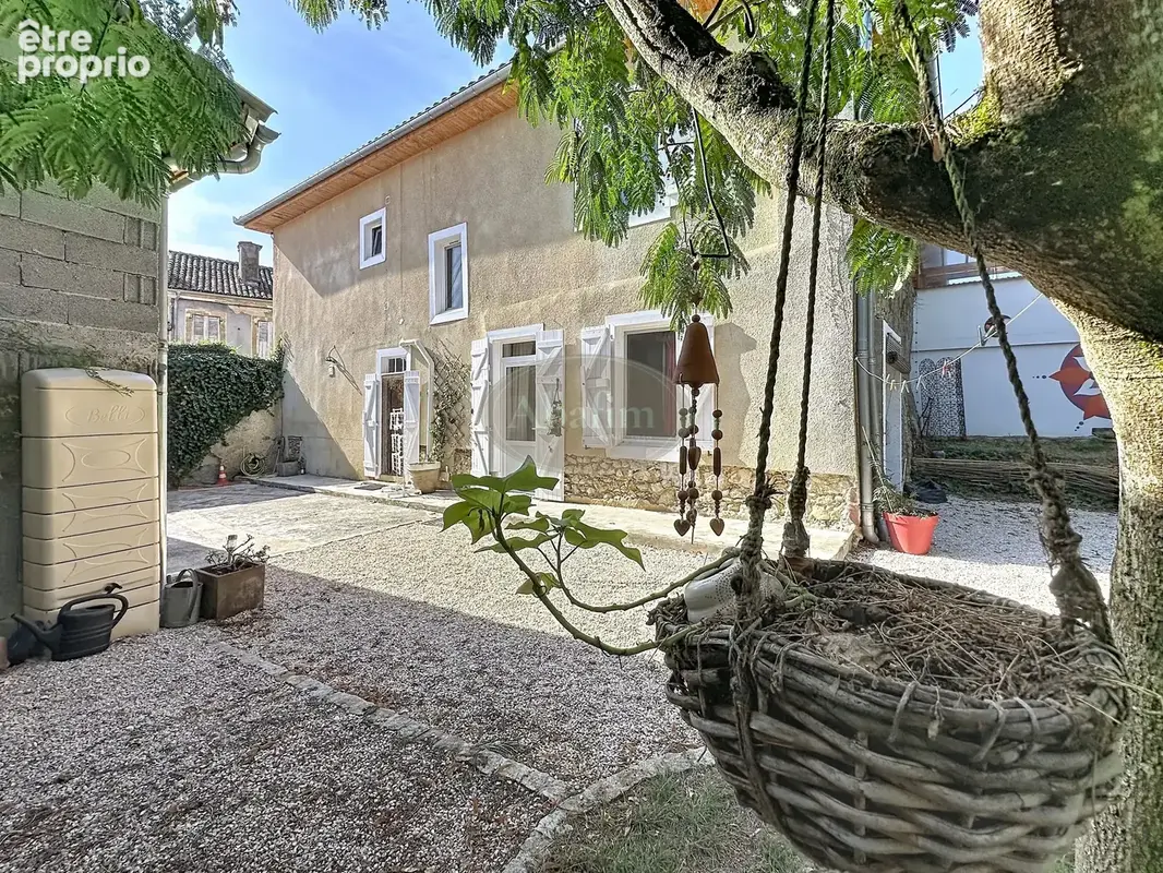 Maison à MONLEON-MAGNOAC