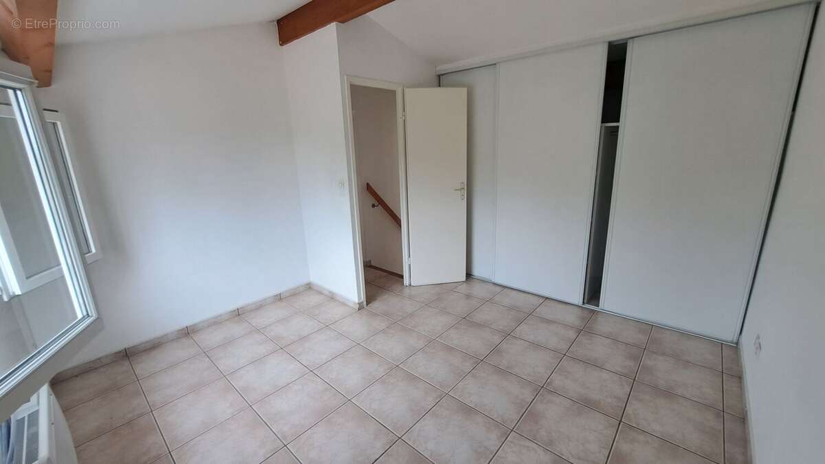 AGDE - MAISON T4/5 pièces - GARAGE - TERRAIN 300M² (piscinable) - photo 9