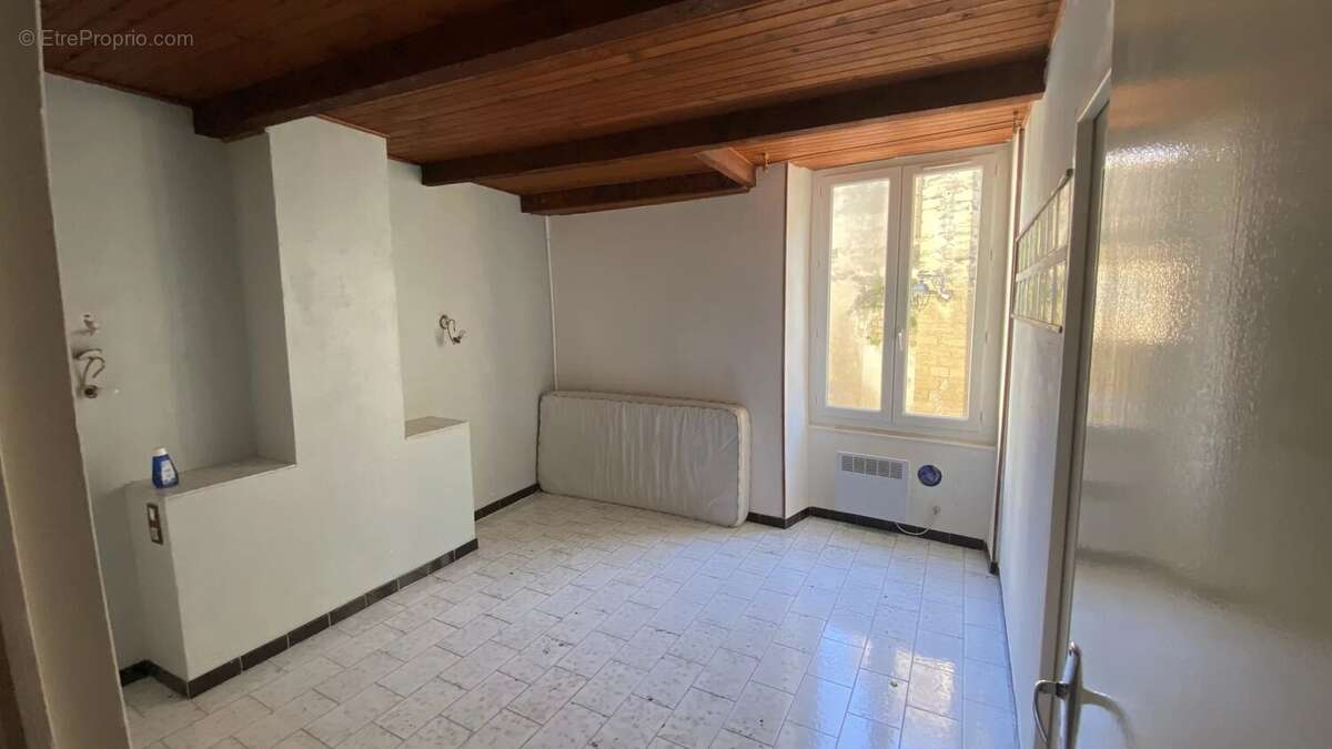 Maison à SAINT-CHAMAS