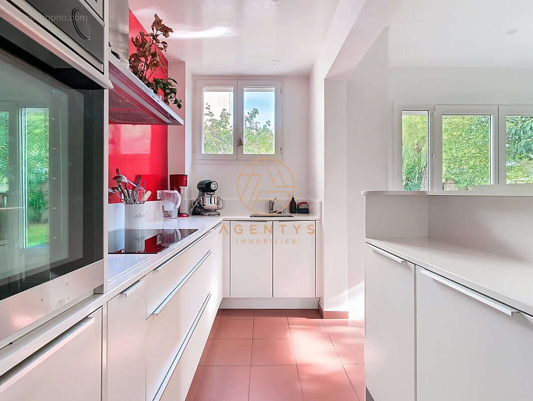 Maison à SAINT-MAUR-DES-FOSSES