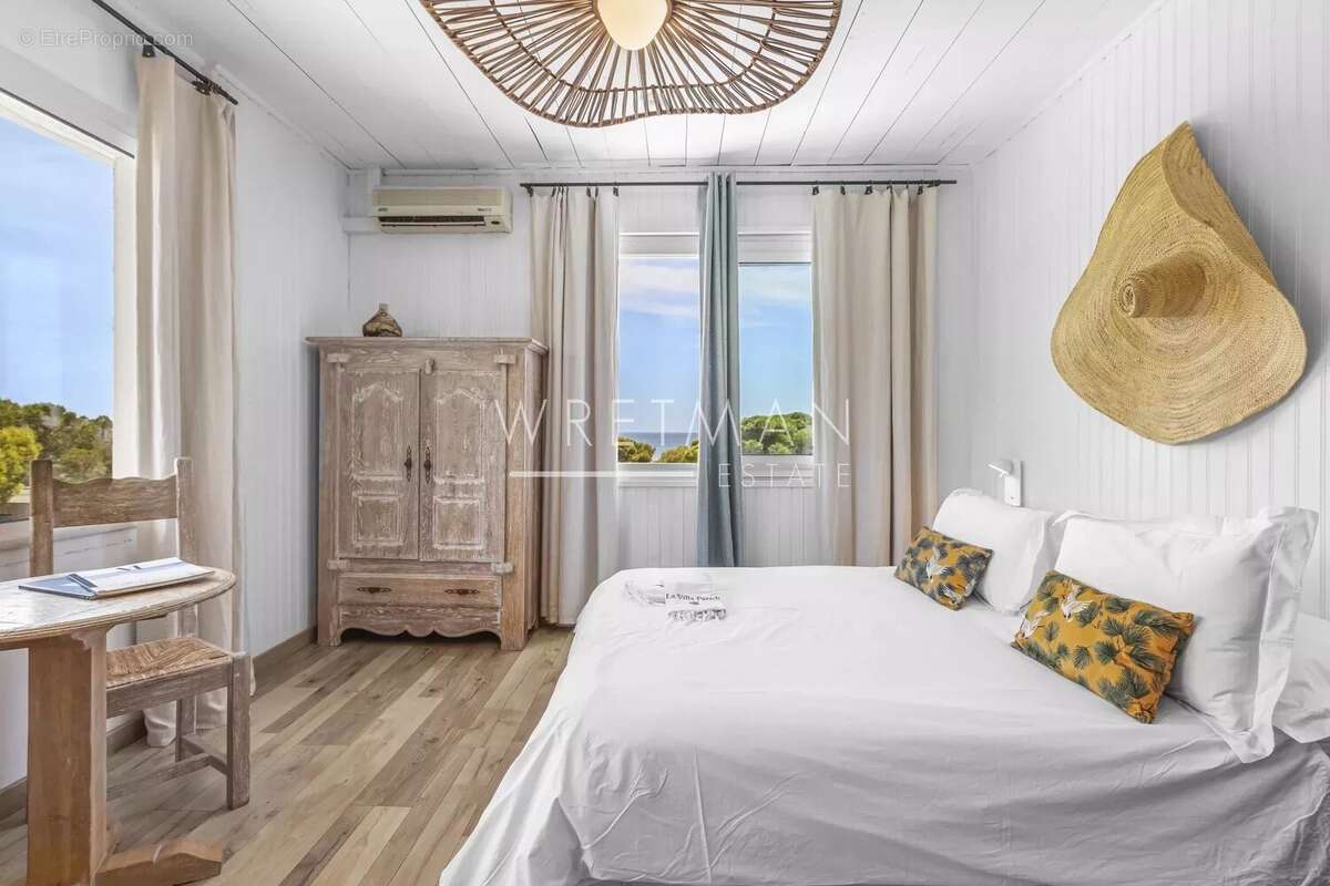 Maison à LES ISSAMBRES