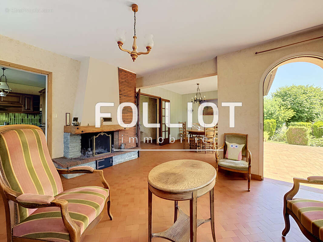 Fontaine-Étoupefour - Maison familiale de 5 chambres sur un magnifique terrain de 1 000 m² sans vis-à-vis - photo 3