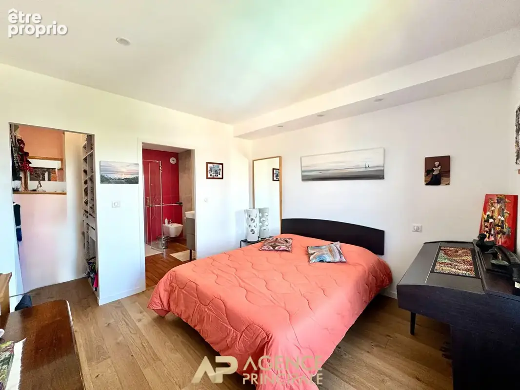 Appartement Type 3 bis - 110m2 - Dernier étage avec terrasse - Box et parking - La Genette - photo 13