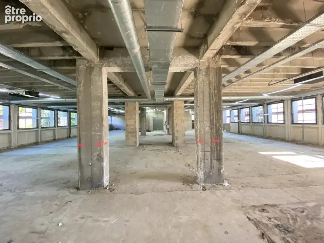 Bureaux à vendre à Boulogne Billancourt. Immeuble restructuré à neuf, 3 plateaux de plus de 500m² divisibles, PMR, 180m² d'espac - photo 7