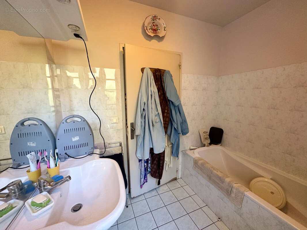 Maison à COLAYRAC-SAINT-CIRQ