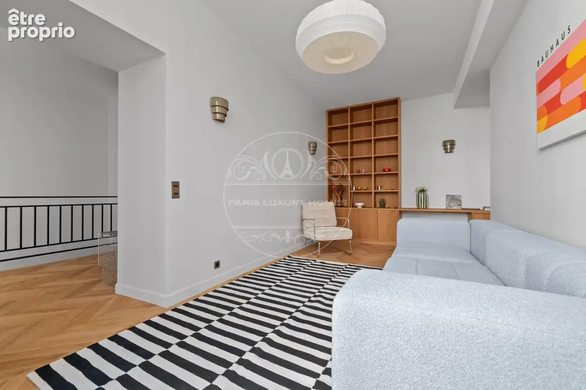 Superbe loft avec verrière à Paris 1er ! - photo 6