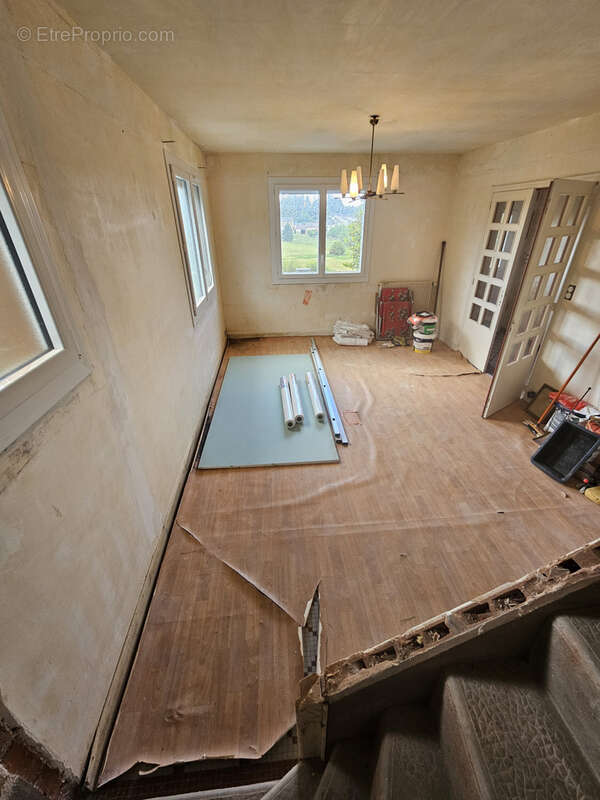 Maison à CHATEAUNEUF-LA-FORET