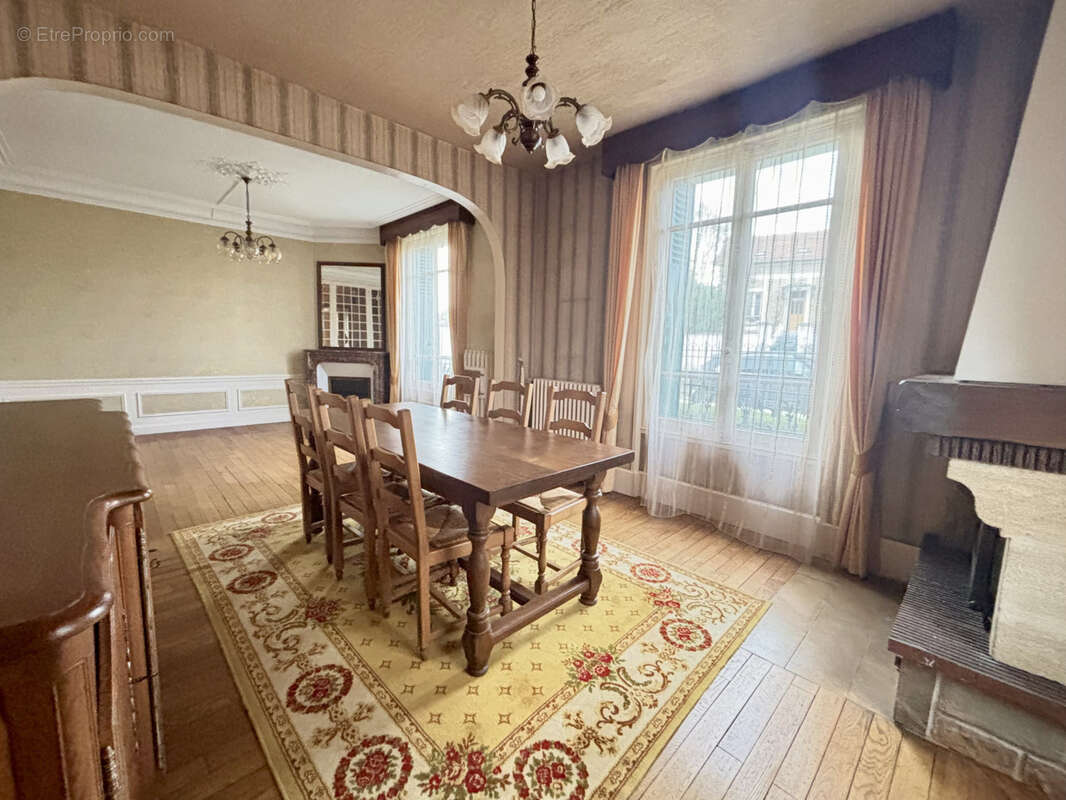 Maison à COULOMMIERS