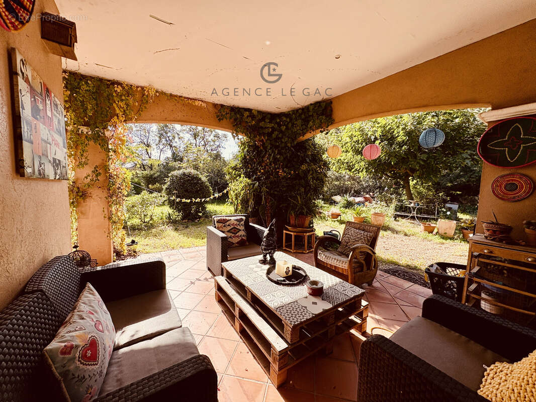 Maison à PLAN-DE-LA-TOUR