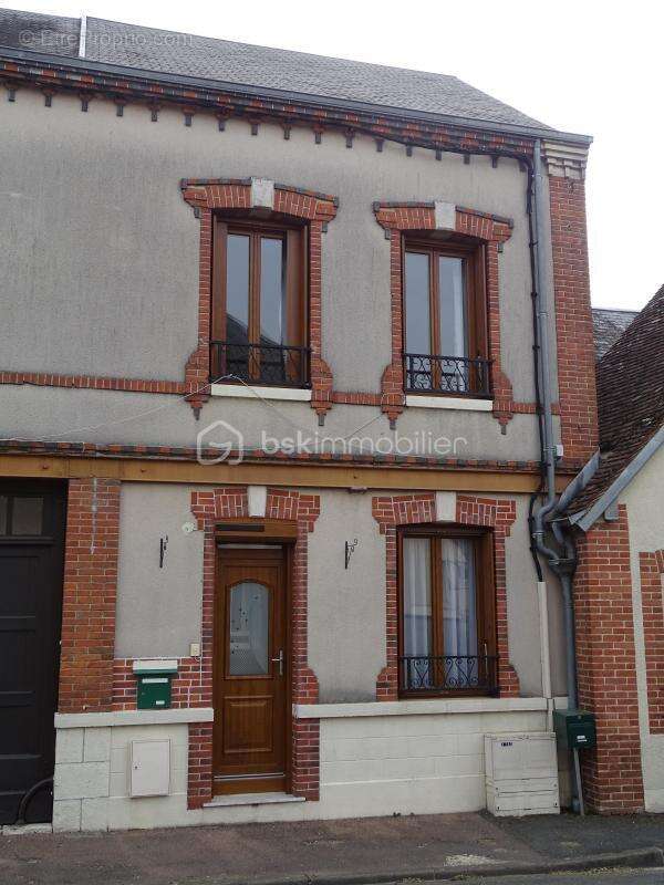 Appartement à COULLONS