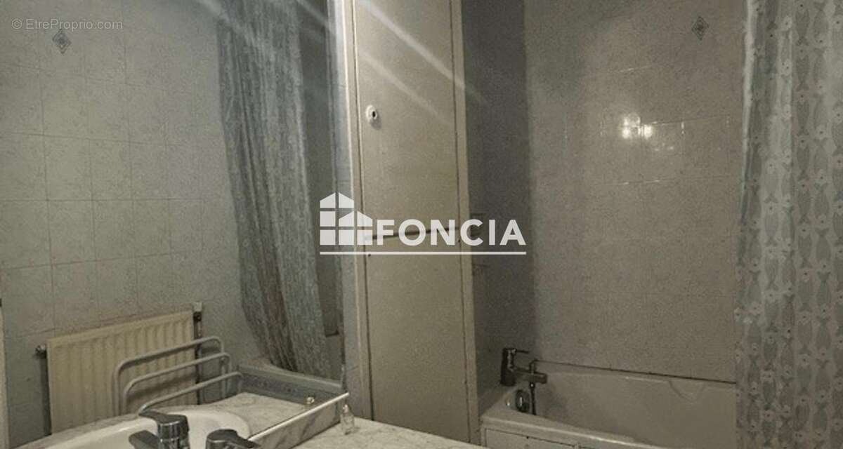 Appartement à PARIS-20E