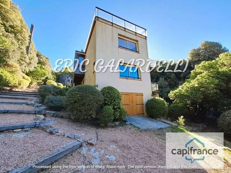 A VENDRE SUPERBE VILLA d’architecte bioclimatique 5 pièces, vue mer et vallée, belles finitions idéale et chaleureuse pour toute - photo 4